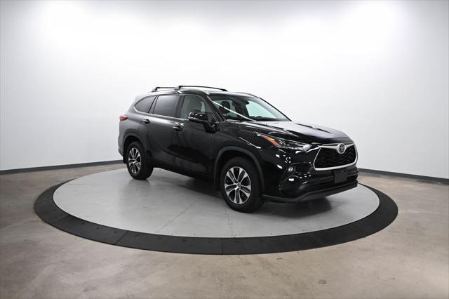 used 2022 Toyota Highlander car, priced at $38,000