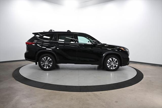 used 2022 Toyota Highlander car, priced at $38,000