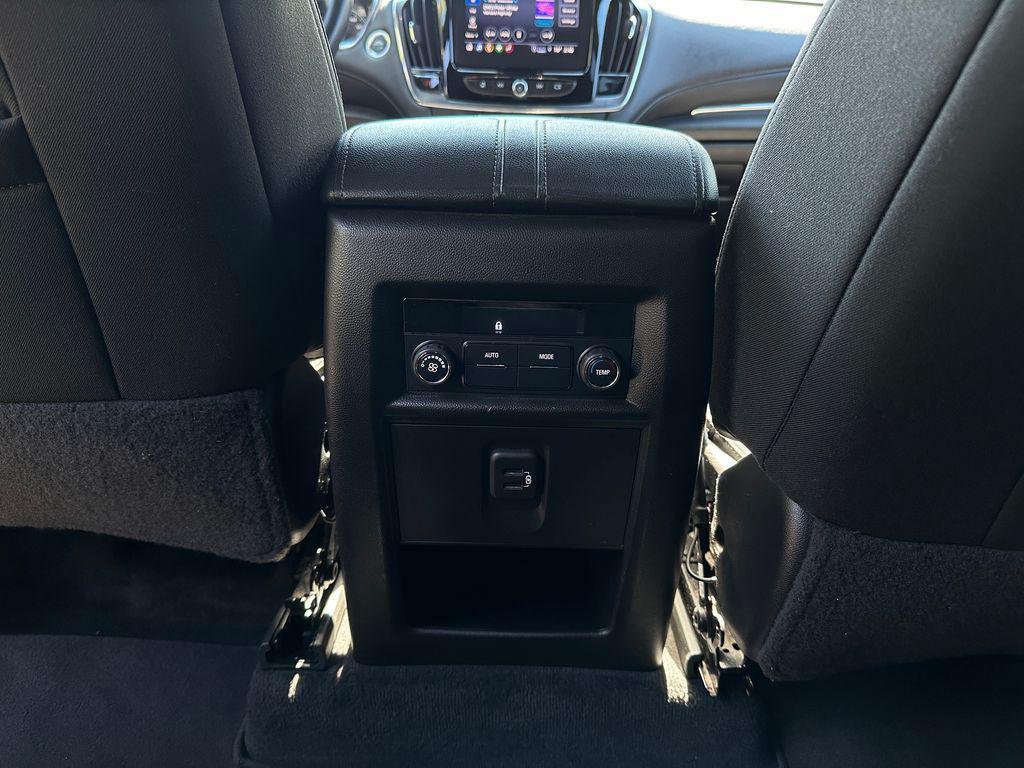 used 2023 Chevrolet Traverse car, priced at $27,900