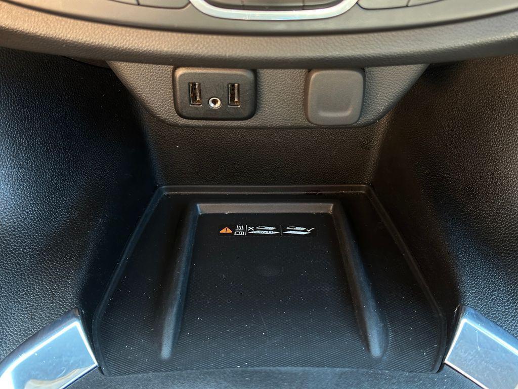 used 2023 Chevrolet Traverse car, priced at $27,900