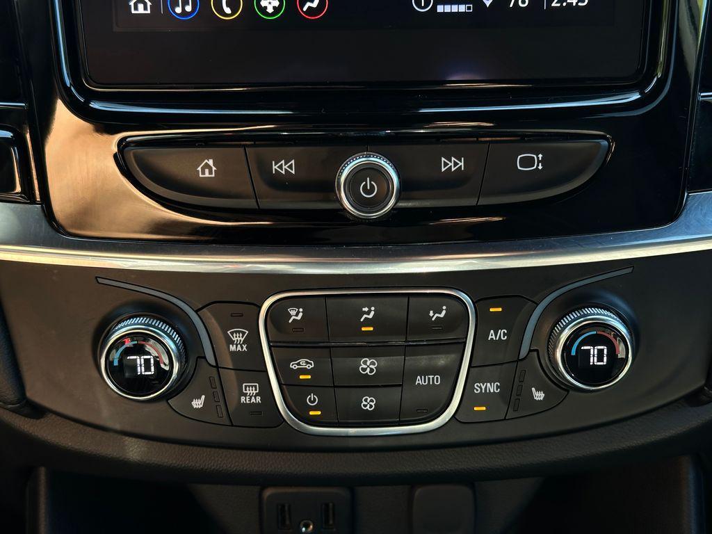 used 2023 Chevrolet Traverse car, priced at $27,900