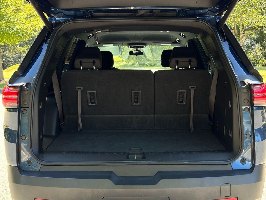 used 2023 Chevrolet Traverse car, priced at $27,900