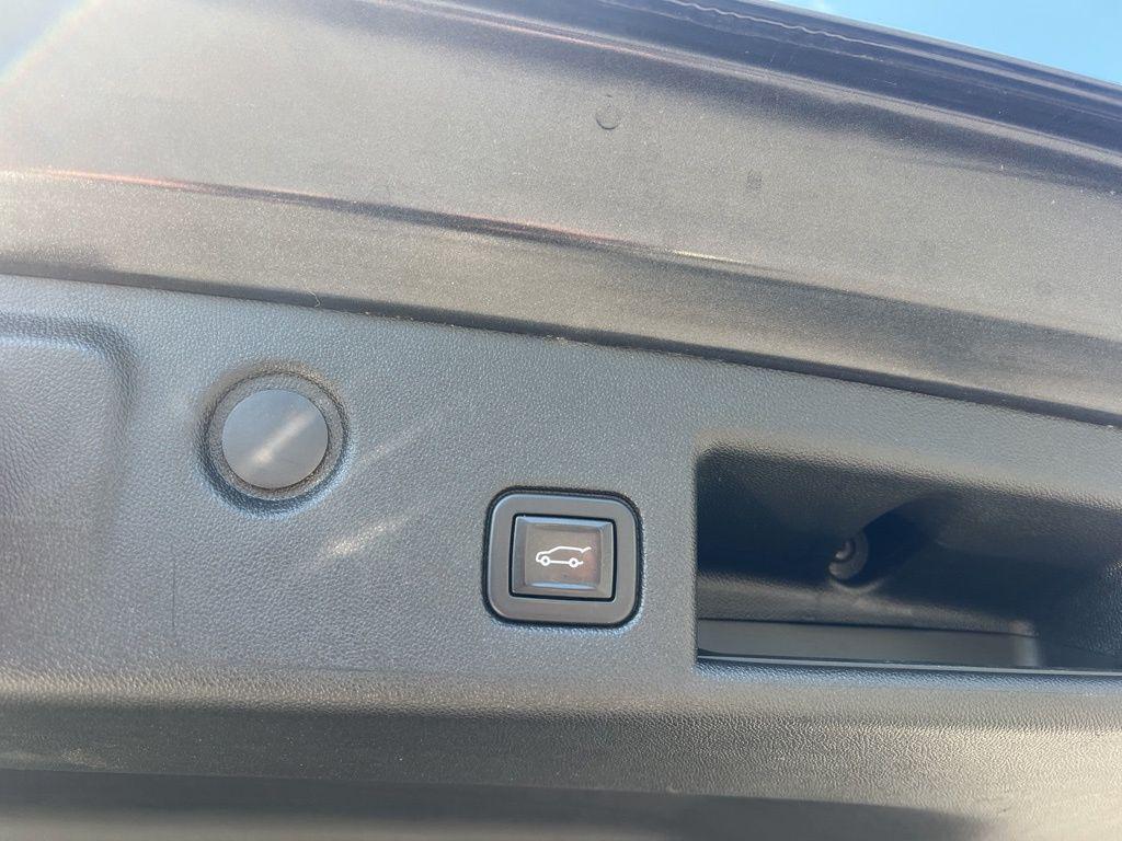 used 2022 Chevrolet Equinox car, priced at $23,000