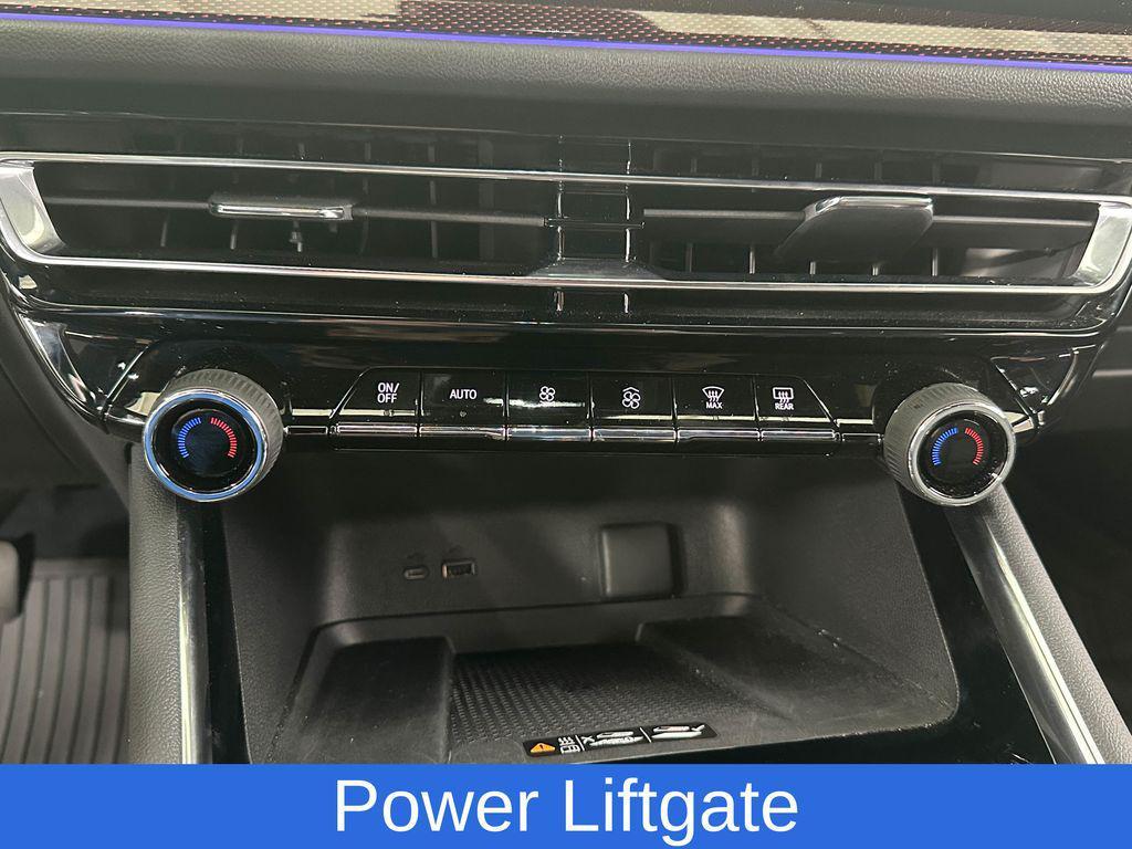 used 2024 Chevrolet Traverse car, priced at $53,001