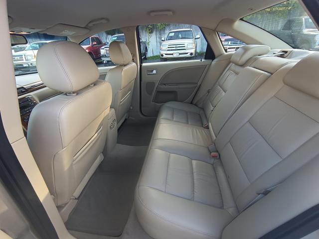 used 2005 Ford Five Hundred car, priced at $9,995