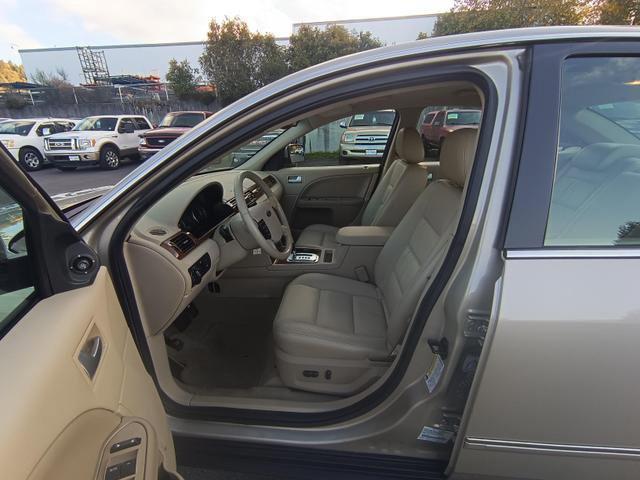 used 2005 Ford Five Hundred car, priced at $9,995