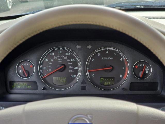 used 2004 Volvo V70 car, priced at $9,995