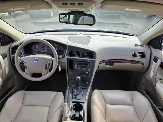 used 2004 Volvo V70 car, priced at $9,995