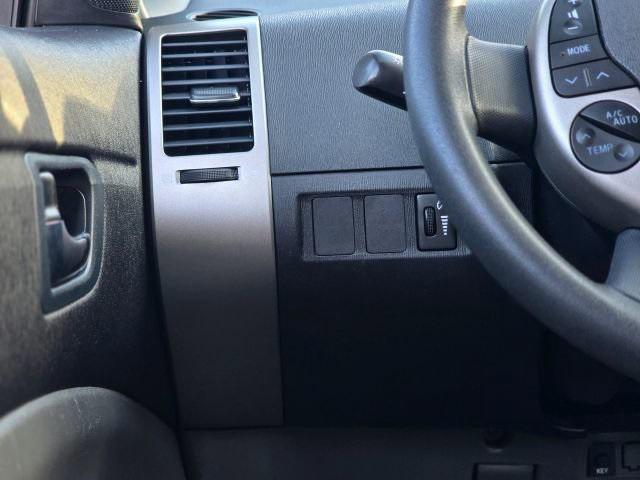 used 2007 Toyota Prius car, priced at $10,995