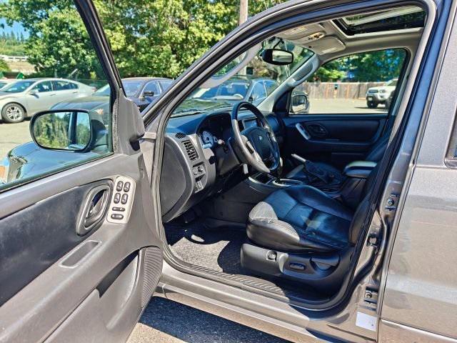 used 2005 Ford Escape car, priced at $9,995