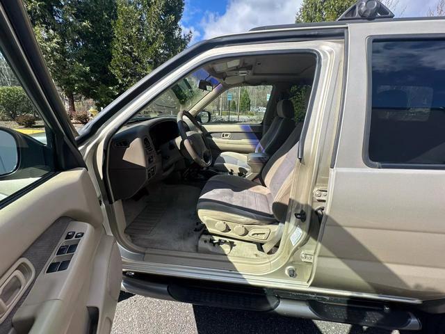 used 2000 Nissan Pathfinder car, priced at $5,995