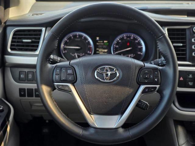 used 2018 Toyota Highlander car, priced at $24,995