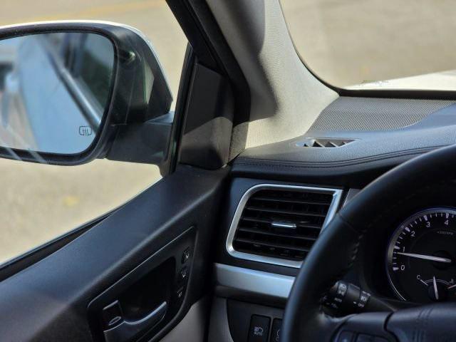 used 2018 Toyota Highlander car, priced at $24,995