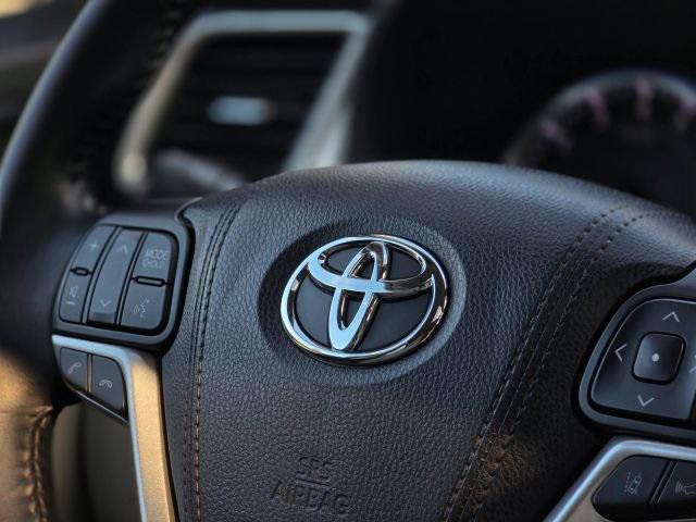 used 2018 Toyota Highlander car, priced at $24,995