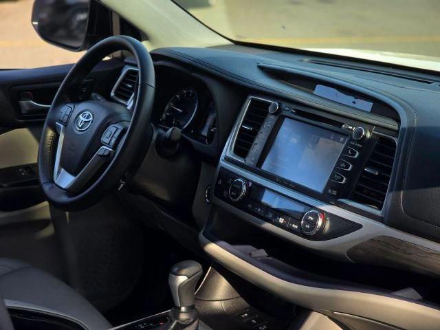 used 2018 Toyota Highlander car, priced at $24,995