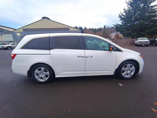 used 2013 Honda Odyssey car, priced at $15,995