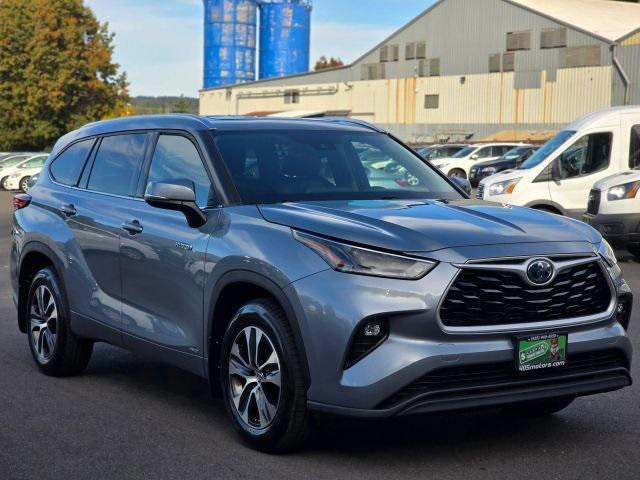 used 2021 Toyota Highlander Hybrid car, priced at $35,995