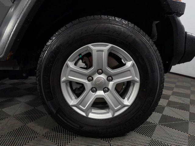 used 2021 Jeep Wrangler Unlimited car, priced at $27,101