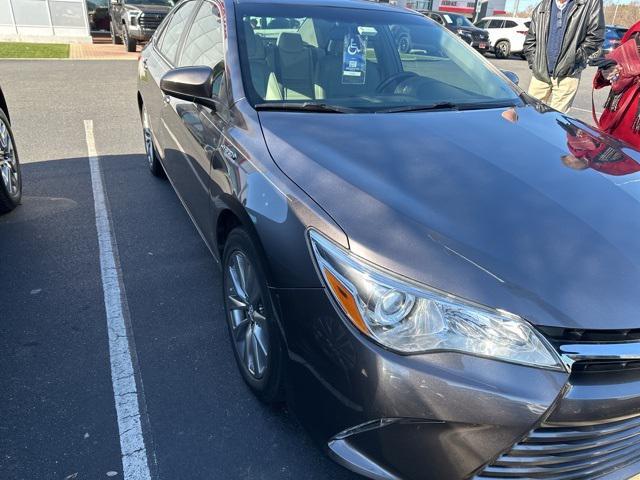 used 2015 Toyota Camry Hybrid car, priced at $16,199