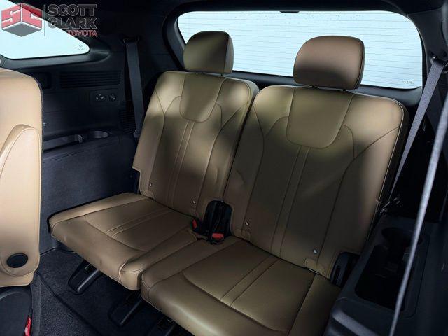 used 2025 Kia Sorento car, priced at $38,664