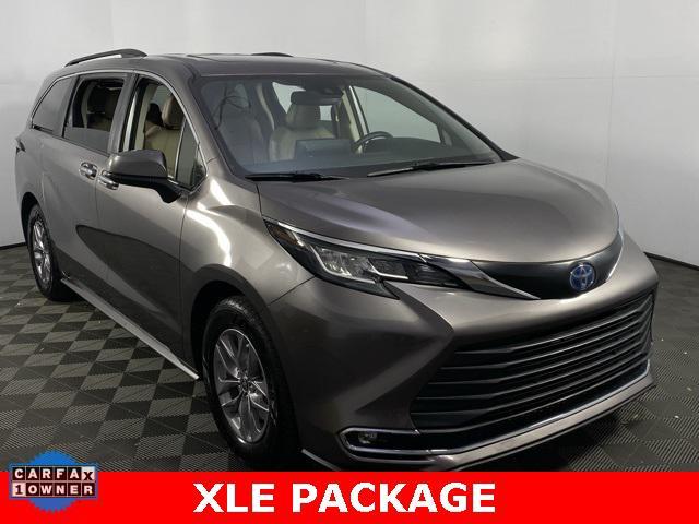 used 2022 Toyota Sienna car, priced at $39,318