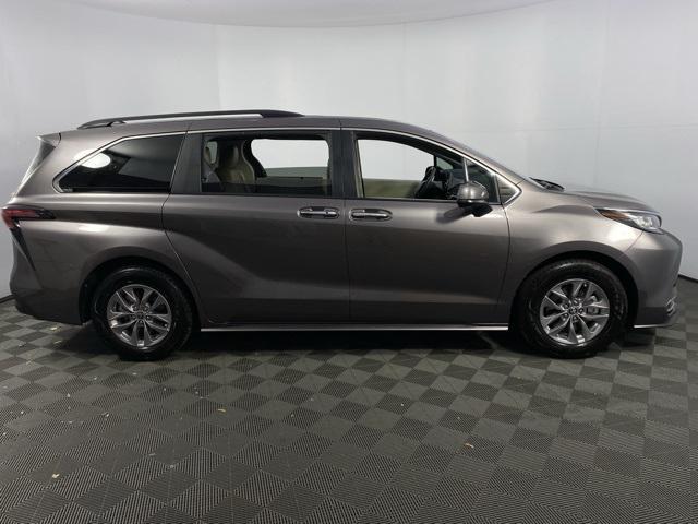 used 2022 Toyota Sienna car, priced at $38,263