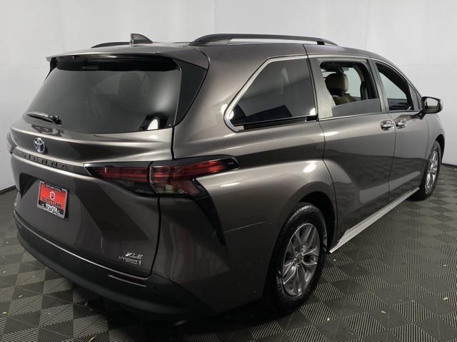 used 2022 Toyota Sienna car, priced at $38,263