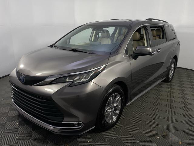 used 2022 Toyota Sienna car, priced at $38,263