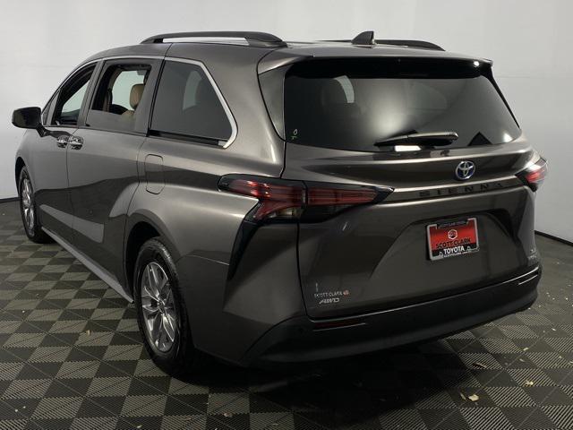 used 2022 Toyota Sienna car, priced at $38,263