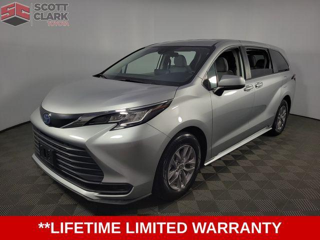 used 2022 Toyota Sienna car, priced at $39,884
