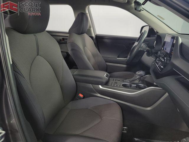 used 2024 Toyota Highlander car, priced at $35,250