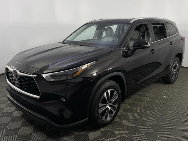 used 2022 Toyota Highlander car, priced at $35,757