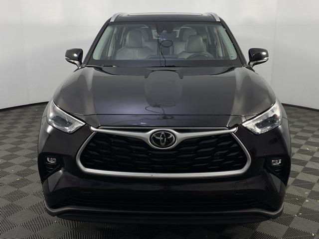 used 2022 Toyota Highlander car, priced at $35,757