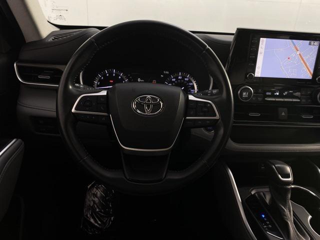 used 2022 Toyota Highlander car, priced at $35,757