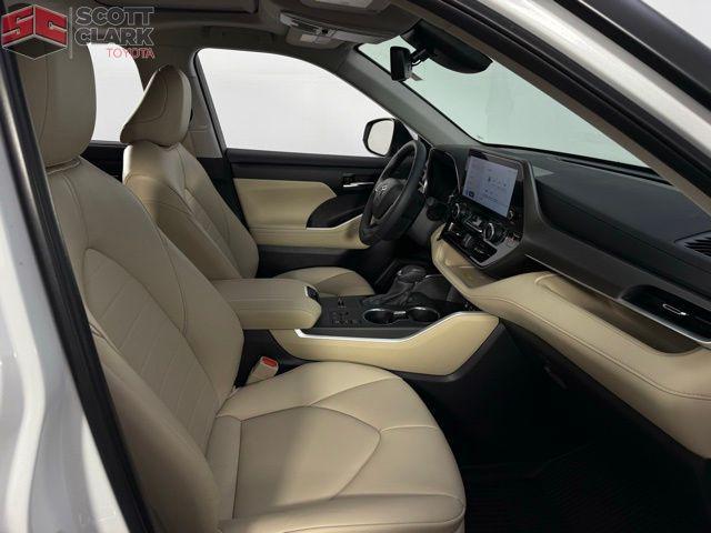 used 2024 Toyota Highlander car, priced at $42,953