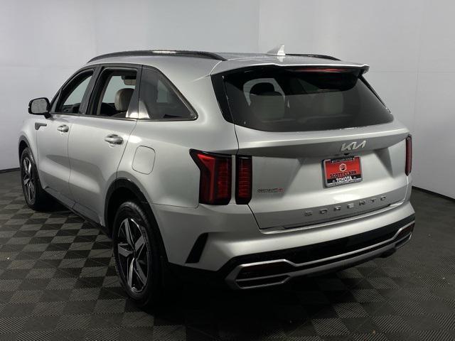 used 2022 Kia Sorento car, priced at $23,354