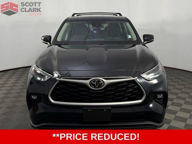 used 2022 Toyota Highlander car, priced at $36,809