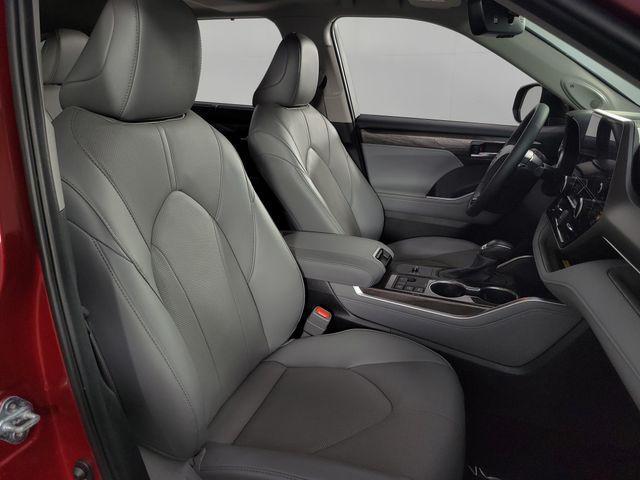 used 2024 Toyota Highlander Hybrid car, priced at $47,926