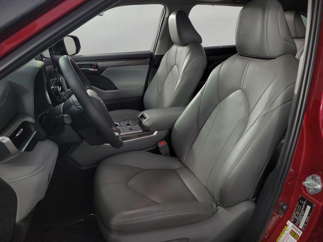 used 2024 Toyota Highlander Hybrid car, priced at $47,926