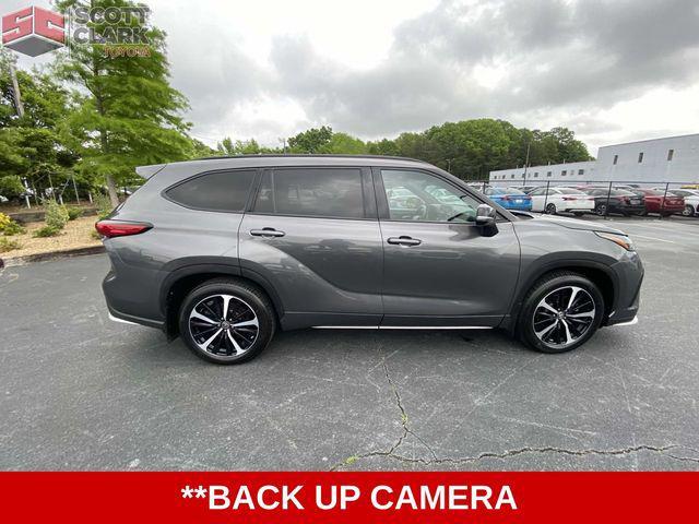 used 2021 Toyota Highlander car, priced at $32,201