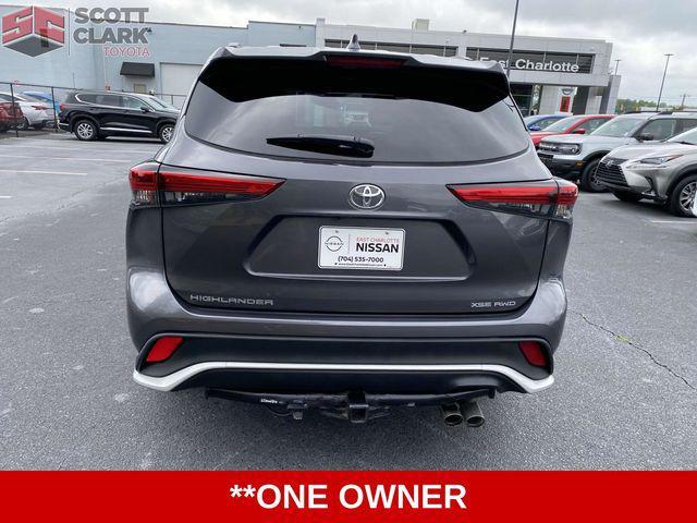 used 2021 Toyota Highlander car, priced at $32,201