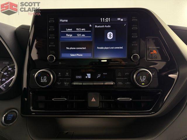 used 2022 Toyota Highlander car, priced at $34,003