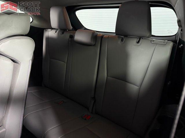 used 2022 Toyota Highlander car, priced at $34,003