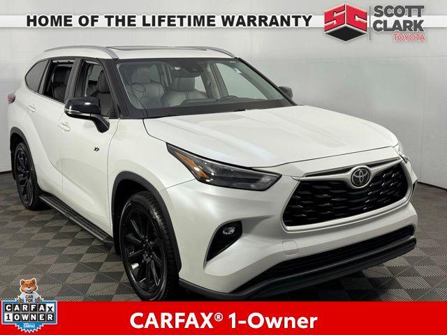 used 2022 Toyota Highlander car, priced at $34,003