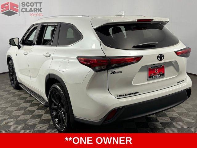 used 2022 Toyota Highlander car, priced at $34,003