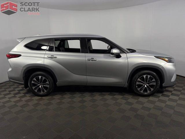 used 2022 Toyota Highlander Hybrid car, priced at $46,377
