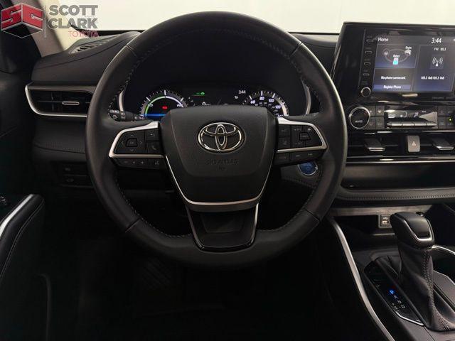 used 2022 Toyota Highlander Hybrid car, priced at $46,377