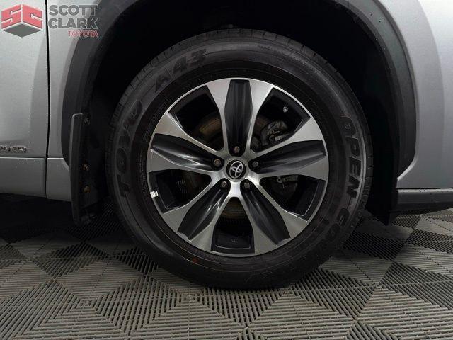 used 2022 Toyota Highlander Hybrid car, priced at $46,377