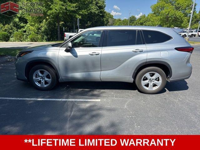 used 2022 Toyota Highlander car, priced at $32,652