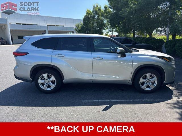used 2022 Toyota Highlander car, priced at $32,652